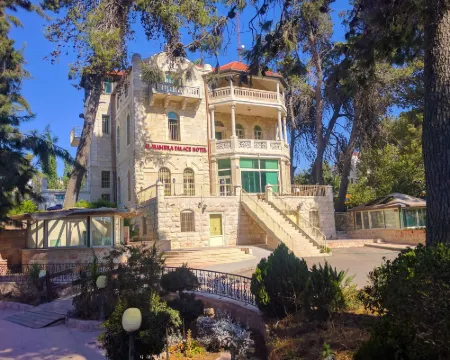 アルハンブラ パレス ホテル スイーツ ラマッラのホテル