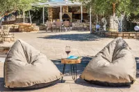 Villa Avra - with Private Pool - Huvilat
