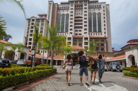 Spectacular 3 Bedroom Penthouse at Croc's Resort & Casino