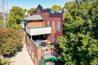 Derby Time! Highlands Home with View of Downtown Walkable.