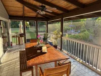 Maka Nui Estate Private, Family Style Home , Newly Renovated