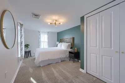 Spacious and Quiet 4BD Oasis - Private Yard