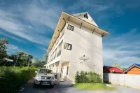 SakSukSmile Resort Các khách sạn gần Wat Saphan Hin