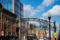 Ideally Located 1 Bdrm Stay | Parking & Laundry