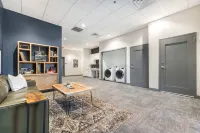 ADA-Compliant Studio with Modern Comforts - Serene Soulful Escape Hotels in Macon