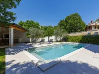 Ana - Pools