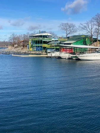 Studio C Sleep 6- Bachelor/Bachelorette Parties!