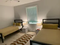 Modern Renovated 3 Bedroom in the Springs - Heated saltwater pool Hotels in Springs