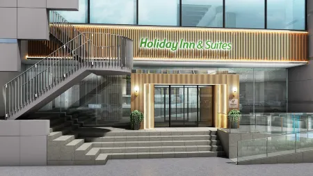 Holiday Inn & Suites Sapporo Odori Park by IHG Отели рядом с достопримечательностью «Kotoni Shrine»