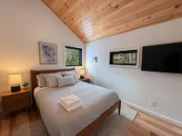 Private Waterfront with Hot Tub and Sauna - Luxurious Retreat Hotel di Fryeburg