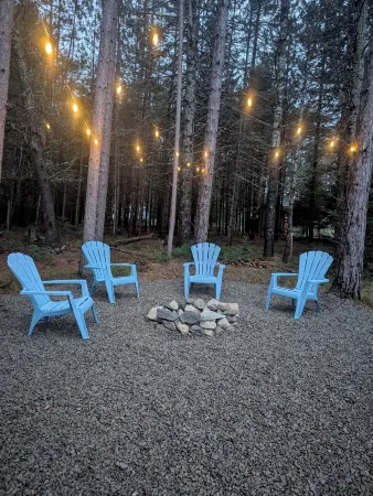 Wilderness Retreat 3-bedroom cabin in Eustis, Maine