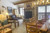 3622 Winterberry Hotels in Moose Wilson Road