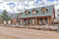 Gorgeous Cabin w/direct trail access for hiking & off roading!