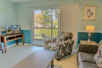 Stunning Golf Course Views and Indoor Pool - Charming Coastal Retreat Hotels in Carolina Forest