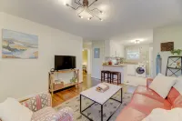 Cozy, Convenient - Washer, Dryer, Parking, Kitchen, AC