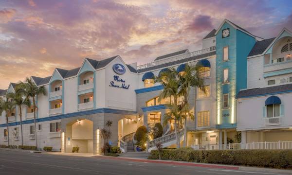 Best Western Plus Marina Shores Hotel