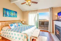 Hot Tub and Stunning Ocean Views - Beautiful Coastal Getaway Hotels in Moclips