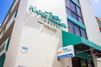 Waikiki Beachside Hostel Отели в г. 