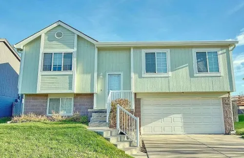 Fresh West Omaha Home For Your Entire Group