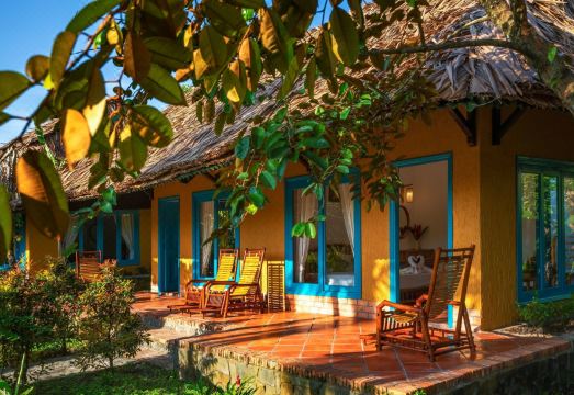 메콩 로지 리조트 수영장