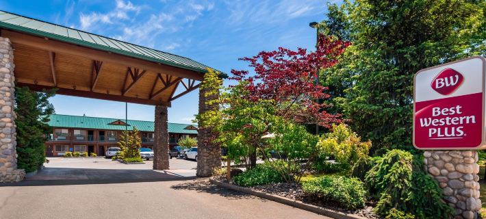 Best Western Plus Hartford Lodge Hotels in Douglas County