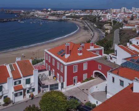 カサ ド メディコ デ サン ラファエル シネスのホテル