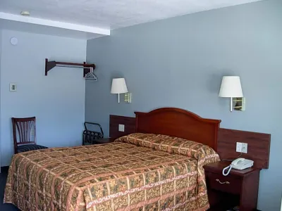 Economy Inn Hotels near Willows Museum