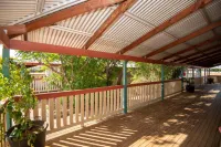 Stork RD Budget Rooms - Private Rooms with Shared Bathrooms Access to Pool Hotels in Longreach