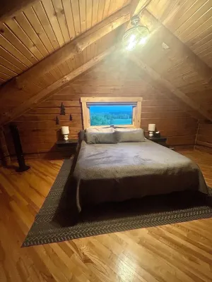 Secluded cabin on 75 acres 360 views cedar hot tub infrared sauna outdoor Shower