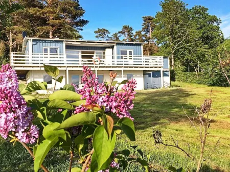 Holiday Home in Ljungskile Отели рядом с достопримечательностью «Hafsten Resort»