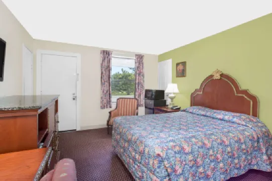 Knights Inn Emporia Hotels in 