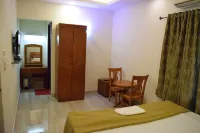 Sri Ganesh Mahal Hotels in Manjakuppam