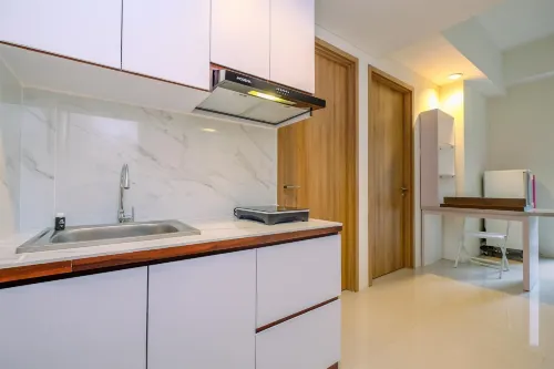ดีไซน์ที่ทันสมัยและอบอุ่น 2Br Bogor Icon Apartment - ห้องครัว