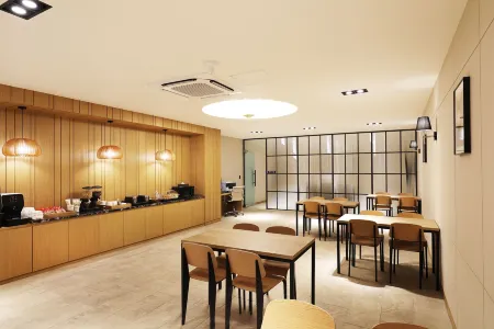 Mari Hotel Chungju Отели в г. Чхунджу
