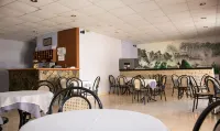 佩塔尼亞酒店及公寓