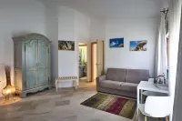 Iconic Luxury Suites
