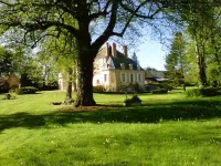 Manoir de Curty - parking