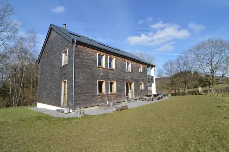 Villa in Freyneux with Garden Отели в г. Мане