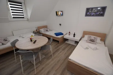 Monteurzimmer Kirchheim-Teck Отели в г. Кирххайм-унтер-Текк