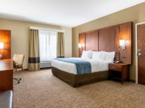 Comfort Inn & Suites Pine Bluff Hotels in Pine Bluff