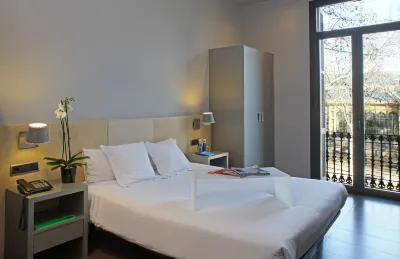Chic & Basic Zoo Hotel in zona Castell dels Tres Dragons (Museu de Zoologia)