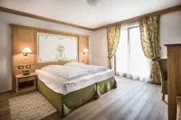 Hotel Cristallo Hotels in San Candido
