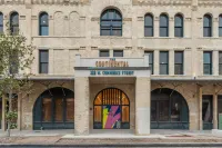 The Continental, Powered by Placemakr - Downtown - Market Square Hotels in 