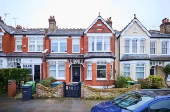 The Rosebery Retreat - Inviting 4bdr With Garden Hotels near Alexandra Palace