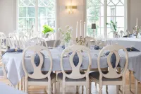 Två Skyttlar Hotels in Marks kommun