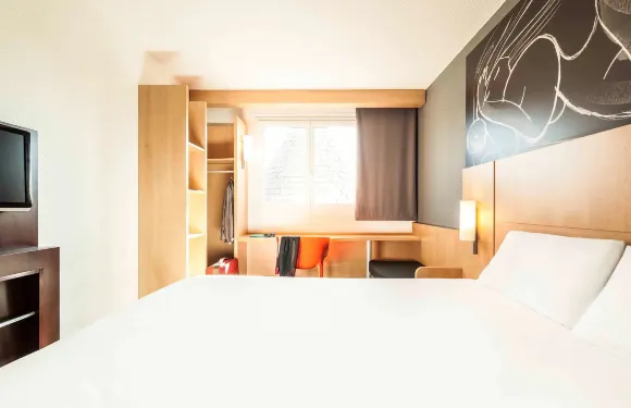 宜必思沙泰勒羅酒店