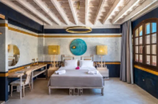 10GR Boutique Hotel & Wine Bar Hotels in 