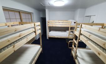 Bluemoon Guest House - Hostel