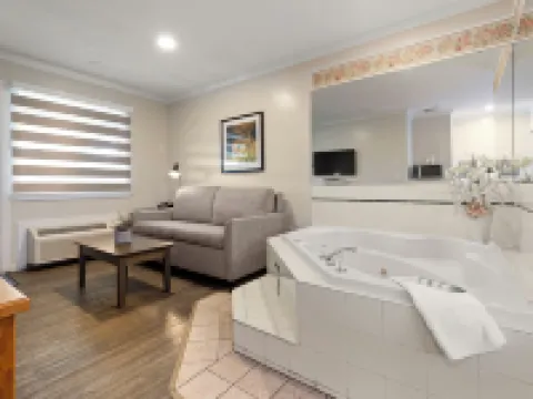 Oasis Inn Hotels in Kelowna