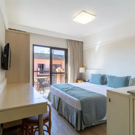 Estúdios Modernos em Resort pé na Areia - Jurerê Beach Village Jbvjr